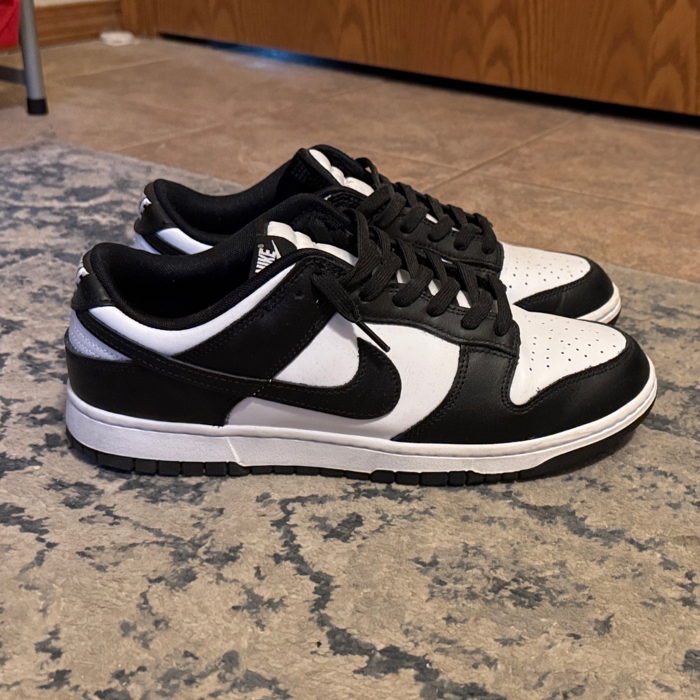 Nike Panda Dunks